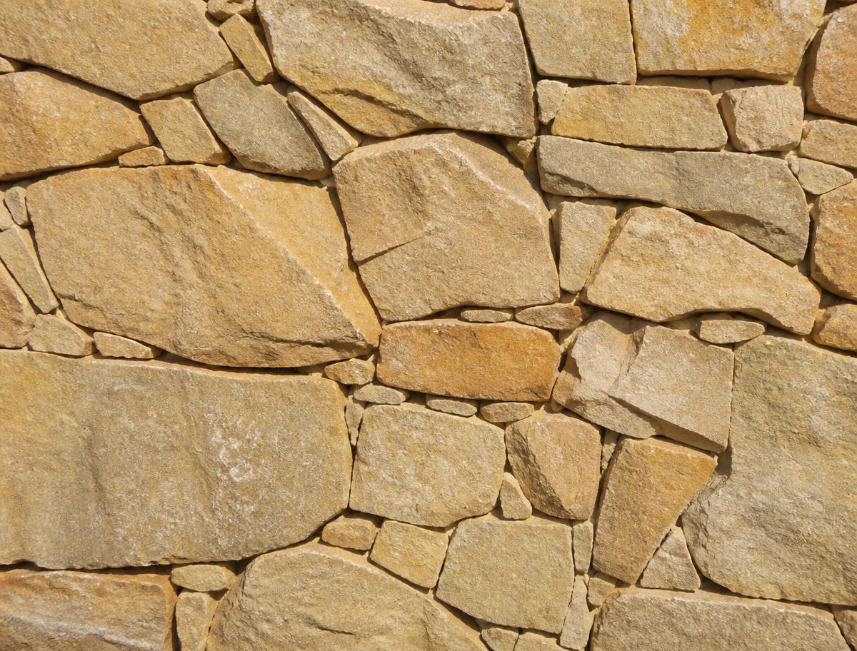 Textura natural da Pedra Moledo aplicada em jardim